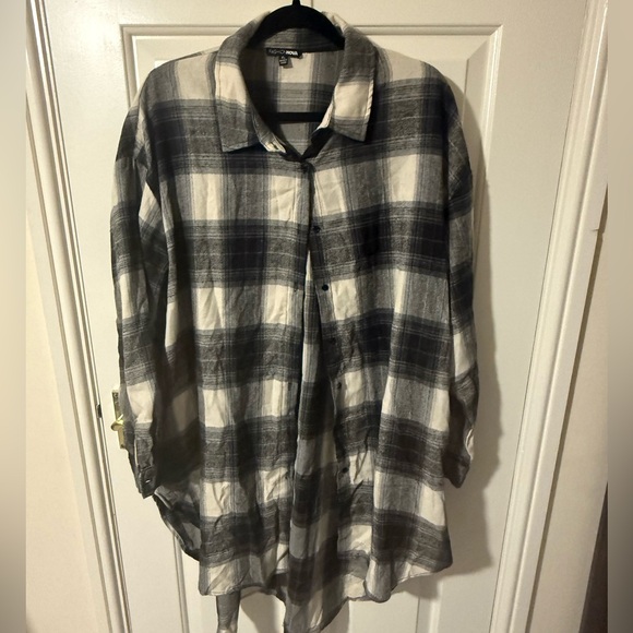 2/$25 Fashion Nova Call It Even Over Sized Plaid Top - Black/White XL - Picture 2 of 5